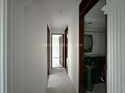 Apartamento de 3 alcobas en venta en Calasanz Parte Media, Medellín, 56 m² · foto 9 de 20