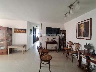 Apartamento de 3 alcobas en venta en San Diego Loma Del Indio, Medellín, 74 m² · foto 4 de 16