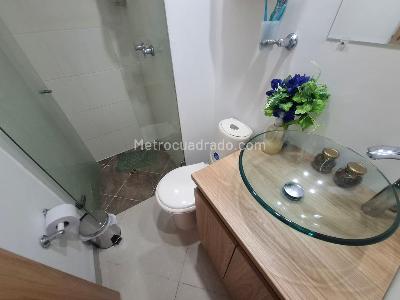 Apartamento de 3 alcobas en venta en San Diego Loma Del Indio, Medellín, 74 m² · foto 8 de 16