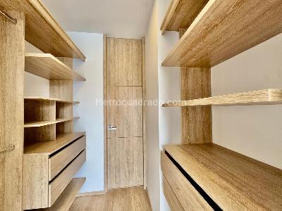 Apartaestudio en venta en Santa Barbara Oriental, Bogotá, 45 m² · foto 11 de 17