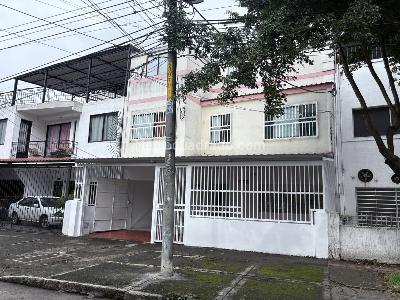 Casa en venta en Champagnat, Cali · foto 2 de 20