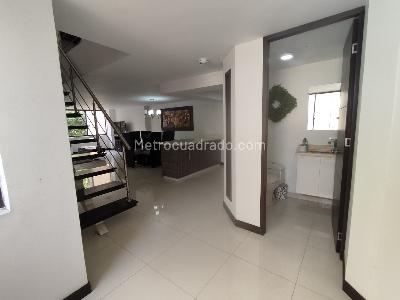 Apartamento de 3 alcobas en venta en Centenario, Cali, 152 m² · foto 3 de 18