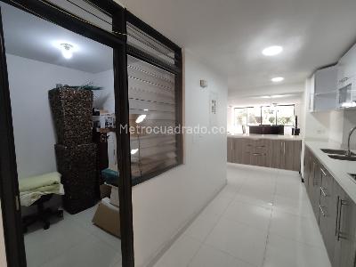 Apartamento de 3 alcobas en venta en Centenario, Cali, 152 m² · foto 8 de 18