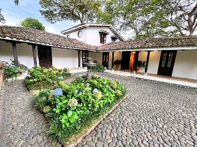 Casa de 3 alcobas en venta en Bellavista, Cali, 465 m² · foto 3 de 16