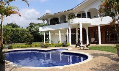 Casa de 5 alcobas en venta en Pance, Cali, 647 m² · foto 2 de 16