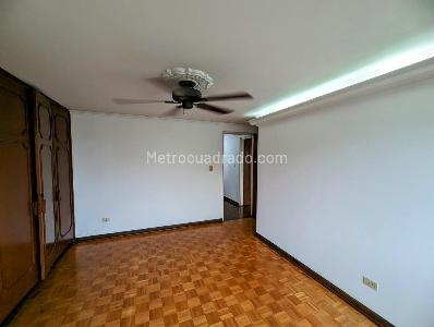 Apartamento en venta en Granada, Cali · foto 8 de 11