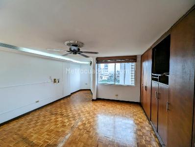 Apartamento en venta en Granada, Cali · foto 10 de 11