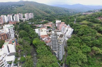 Apartamento de 4 alcobas en venta en Santa Rita, Cali, 243 m² · foto 19 de 20