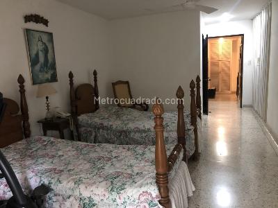 Casa de 5 alcobas en venta en Santa Rita, Cali, 505 m² · foto 8 de 15