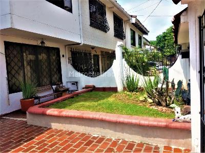 Casa de 4 alcobas en venta en Prados Del Norte, Cali, 252 m² · foto 2 de 10