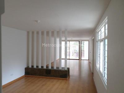 Casa de 5 alcobas en venta en Santa Rita, Cali, 478 m² · foto 2 de 16