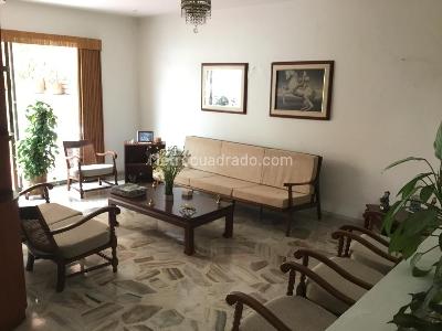 Casa de 3 alcobas en venta en Santa Teresita, Cali, 591 m² · foto 3 de 11