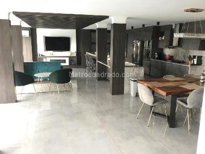Casa de 5 alcobas en venta en Santa Monica Residencial, Cali, 531 m² · foto 3 de 20