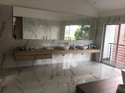 Casa de 5 alcobas en venta en Santa Monica Residencial, Cali, 531 m² · foto 16 de 20