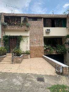 Casa de 4 alcobas en venta en Santa Teresita, Cali, 340 m² · foto 3 de 13