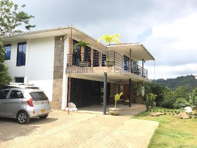 Casa de 5 alcobas en venta en La Reforma, Cali, 440 m² · foto 2 de 20