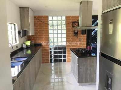 Casa de 5 alcobas en venta en La Reforma, Cali, 440 m² · foto 15 de 20
