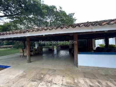 Casa de 4 alcobas en arriendo en Parcelaciones Pance, Cali, 950 m² · foto 9 de 17