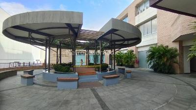 Apartaestudio en venta en Ciudad Jardin, Cali, 61 m² · foto 2 de 20