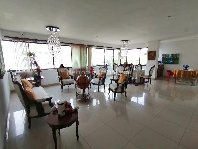Apartamento de 3 alcobas en venta en La Arboleda, Cali, 184 m² · foto 2 de 20