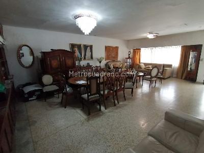Casa de 4 alcobas en venta en Santa Teresita, Cali, 455 m² · foto 3 de 17