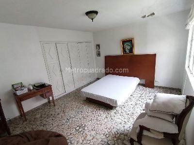 Casa de 4 alcobas en venta en Santa Teresita, Cali, 430 m² · foto 11 de 19