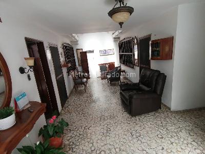 Casa de 4 alcobas en venta en Santa Teresita, Cali, 430 m² · foto 12 de 19