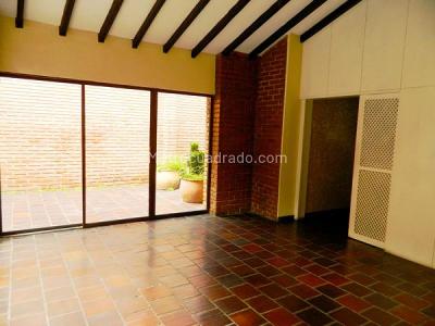 Casa de 3 alcobas en venta en Cristales, Cali, 470 m² · foto 3 de 20