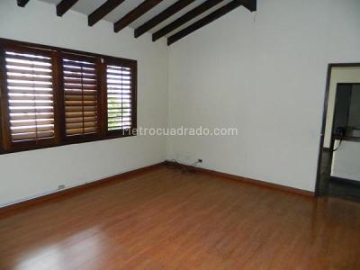 Casa de 3 alcobas en venta en Cristales, Cali, 470 m² · foto 11 de 20