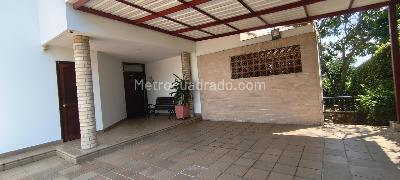 Casa de 5 alcobas en venta en Ciudad Jardin, Cali, 475 m² · foto 2 de 20