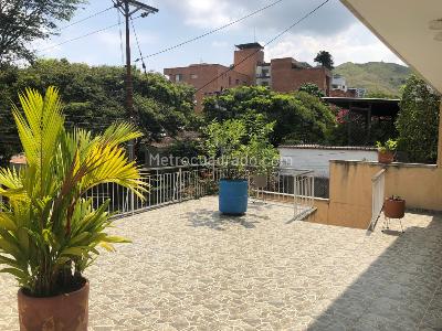 Casa de 5 alcobas en venta en Santa Rita, Cali, 700 m² · foto 3 de 12