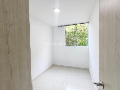 Apartamento de 3 alcobas en venta en Aguacatal, Cali, 57 m² · foto 4 de 20