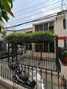 Casa de 4 alcobas en venta en Alamos, Cali, 147 m² · foto 2 de 20