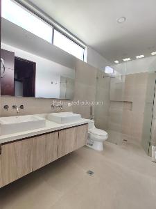 Casa de 5 alcobas en arriendo en Parcelaciones Pance, Cali, 1200 m² · foto 18 de 20