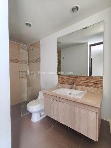 Casa de 5 alcobas en arriendo en Parcelaciones Pance, Cali, 1200 m² · foto 19 de 20