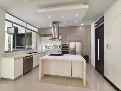 Casa de 5 alcobas en arriendo en Parcelaciones Pance, Cali, 1200 m² · foto 5 de 20