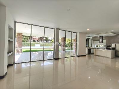 Casa de 5 alcobas en arriendo en Parcelaciones Pance, Cali, 1200 m² · foto 8 de 20
