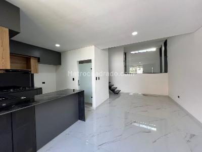 Casa de 4 alcobas en venta en La Castellana, Medellín, 147 m² · foto 2 de 20