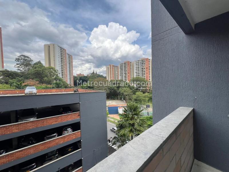 Apartamento de 3 Alcobas en Loma de los Bernal con piscina y gimnasio - 4