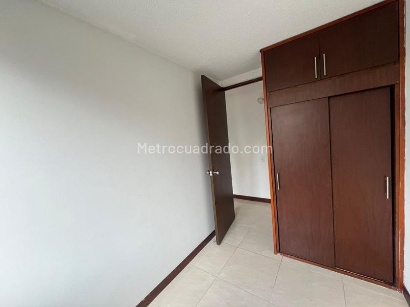 Apartamento de 3 Alcobas en Loma de los Bernal con piscina y gimnasio - 8