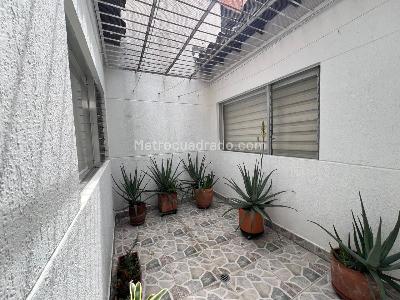 Casa de 4 alcobas en venta en La Castellana, Medellín, 225 m² · foto 13 de 20