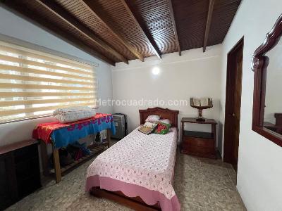 Casa de 4 alcobas en venta en La Castellana, Medellín, 225 m² · foto 16 de 20