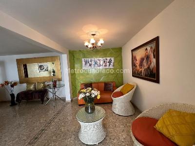 Casa de 4 alcobas en venta en La Castellana, Medellín, 225 m² · foto 3 de 20