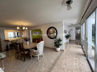 Casa de 4 alcobas en venta en La Castellana, Medellín, 225 m² · foto 4 de 20