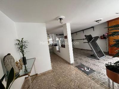 Casa de 4 alcobas en venta en La Castellana, Medellín, 225 m² · foto 5 de 20