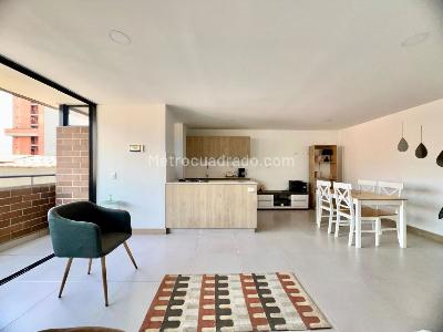 Apartamento de 2 alcobas en venta en La America, Medellín, 74 m² · foto 2 de 10