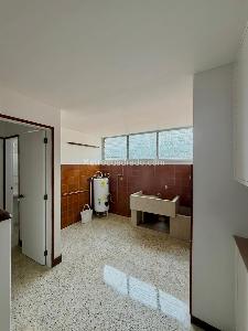 Apartamento de 4 alcobas en venta en Laureles, Medellín, 161 m² · foto 14 de 16