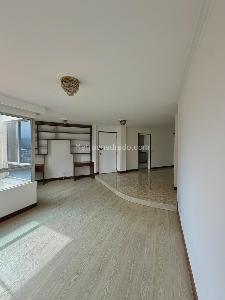 Apartamento de 4 alcobas en venta en Laureles, Medellín, 161 m² · foto 2 de 16