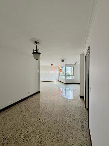 Apartamento de 4 alcobas en venta en Laureles, Medellín, 161 m² · foto 3 de 16