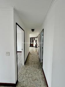 Apartamento de 4 alcobas en venta en Laureles, Medellín, 161 m² · foto 4 de 16